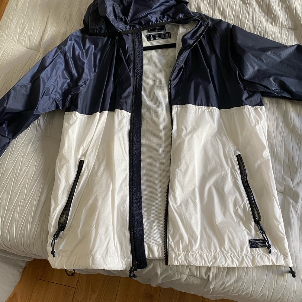 Abercrombie windbreaker blue and white light jacket size small